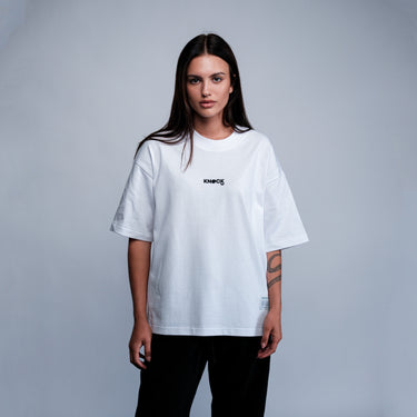kinddot. x KNOCK DOT balti marškinėliai